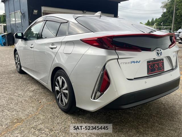 Toyota PRIUS PHV 2018-11 8328293-18