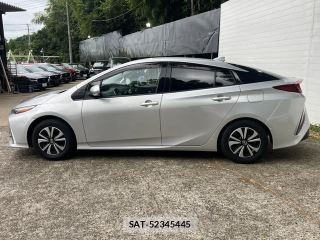 Toyota PRIUS PHV 2018-11 8328293-7