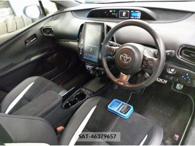 Toyota PRIUS PHV 2020-10 8328843-3
