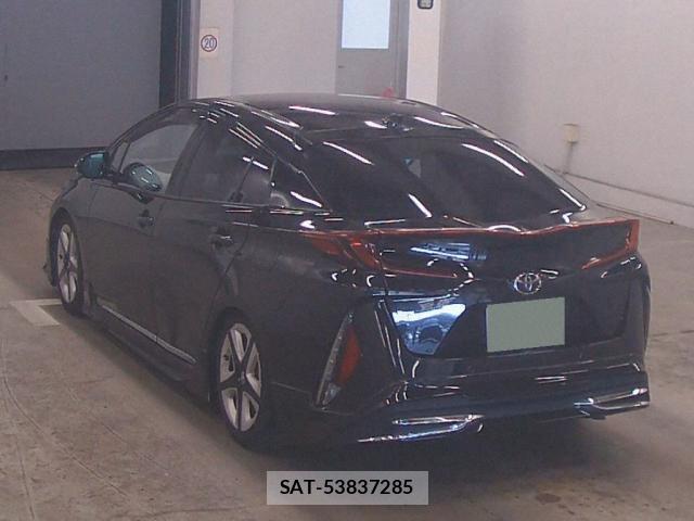 Toyota PRIUS PHV 2017-03 8329093-1