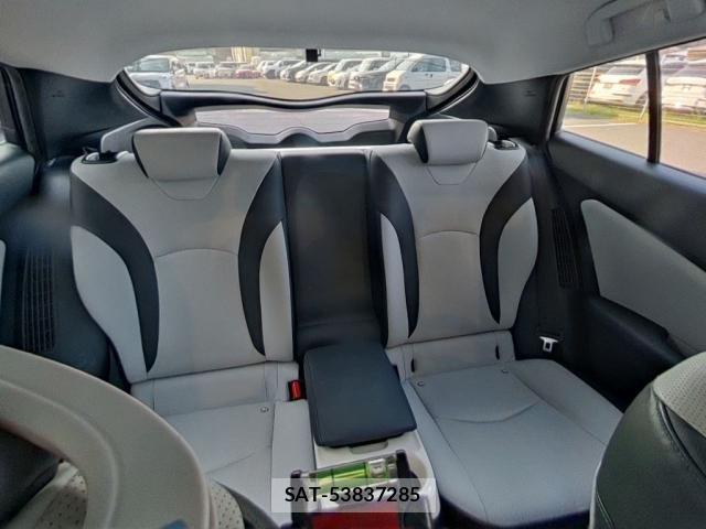 Toyota PRIUS PHV 2017-03 8329093-5