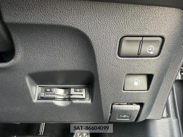 Toyota PRIUS PHV 2017-04 8329715-11