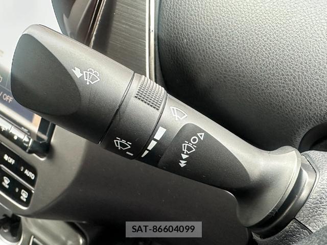 Toyota PRIUS PHV 2017-04 8329715-14