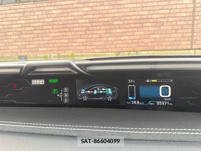 Toyota PRIUS PHV 2017-04 8329715-3