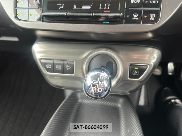 Toyota PRIUS PHV 2017-04 8329715-7