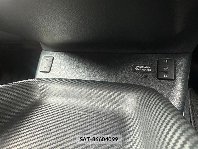 Toyota PRIUS PHV 2017-04 8329715-9