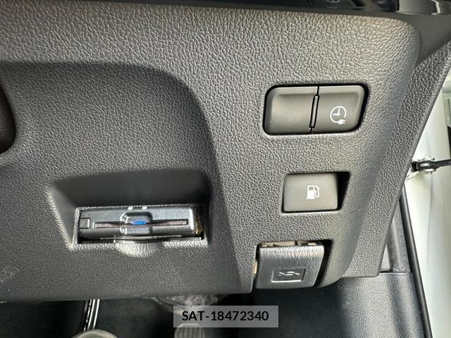 Toyota PRIUS PHV 2019-08 8329718-12