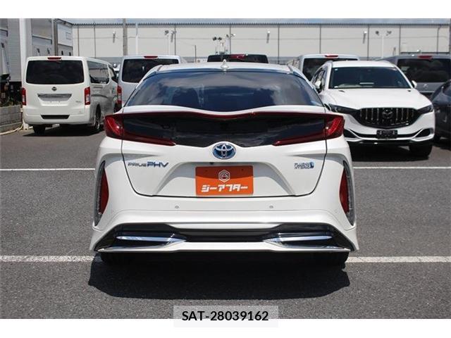 Toyota PRIUS PHV 2019-06 8329755-14