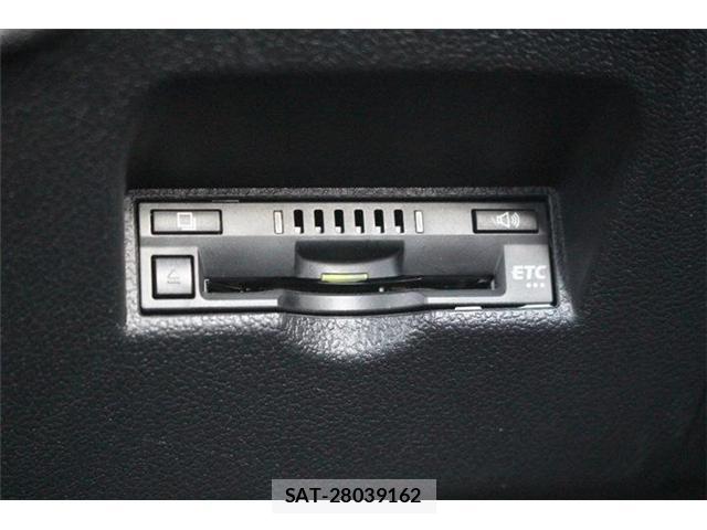 Toyota PRIUS PHV 2019-06 8329755-4