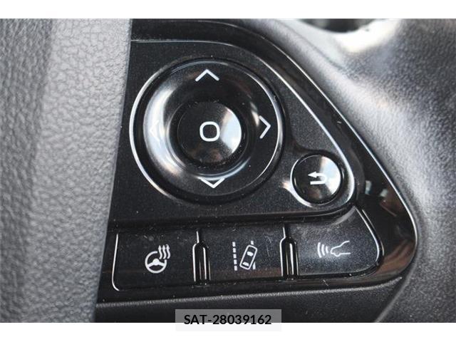 Toyota PRIUS PHV 2019-06 8329755-8