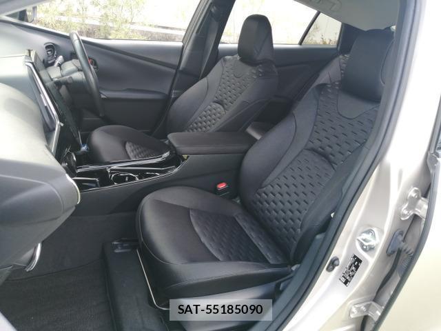 Toyota PRIUS PHV 2018-05 8330298-11