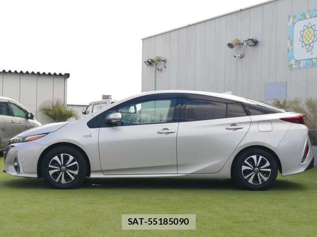 Toyota PRIUS PHV 2018-05 8330298-14