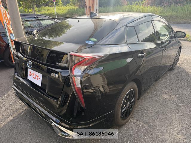 Toyota PRIUS 2016-07 8327835-1