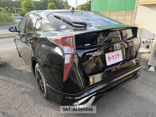 Toyota PRIUS 2016-07 8327835-10