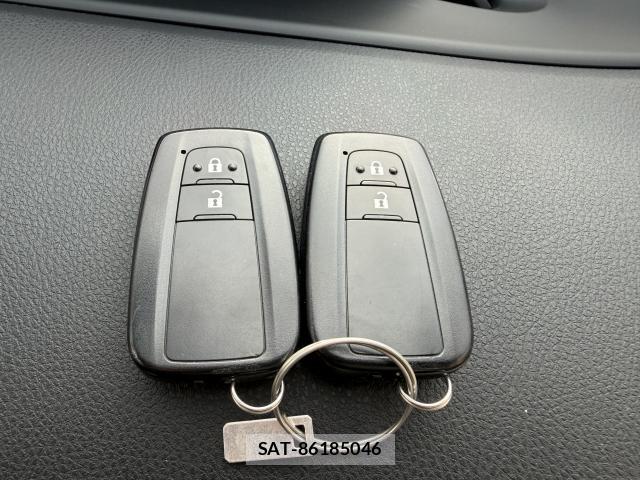 Toyota PRIUS 2016-07 8327835-15