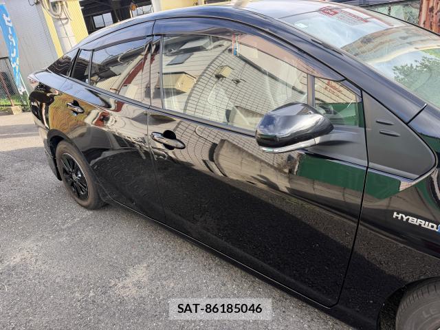 Toyota PRIUS 2016-07 8327835-3