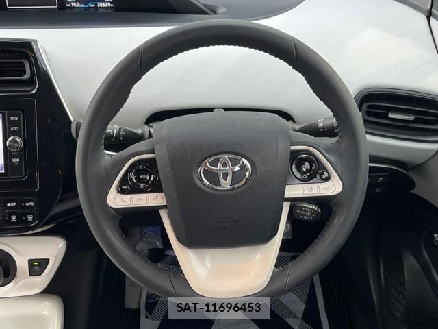 Toyota PRIUS 2018-02 8327971-12