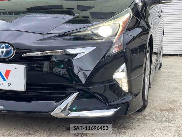 Toyota PRIUS 2018-02 8327971-13