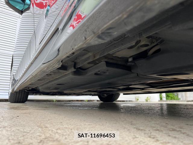 Toyota PRIUS 2018-02 8327971-19