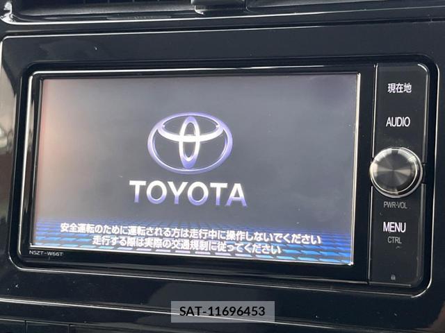 Toyota PRIUS 2018-02 8327971-2