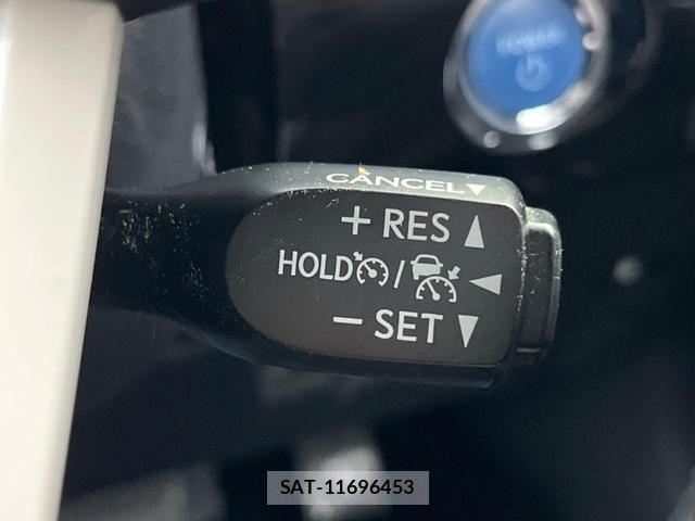 Toyota PRIUS 2018-02 8327971-5