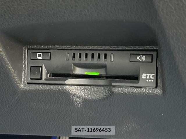 Toyota PRIUS 2018-02 8327971-8