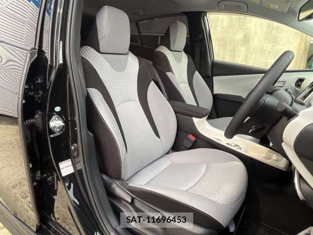 Toyota PRIUS 2018-02 8327971-9