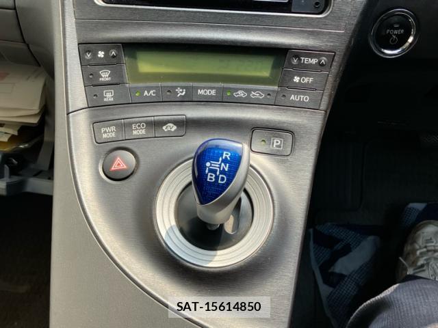 Toyota PRIUS 2011-03 8327977-11