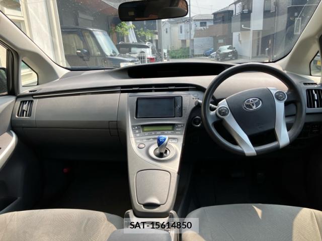 Toyota PRIUS 2011-03 8327977-16