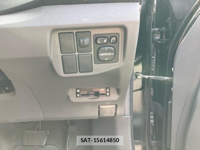 Toyota PRIUS 2011-03 8327977-6