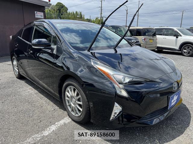 Toyota PRIUS 2017-06 8328063-0