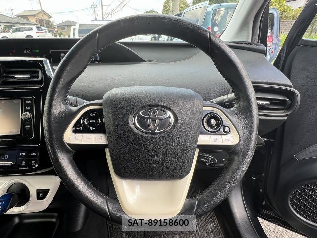 Toyota PRIUS 2017-06 8328063-17
