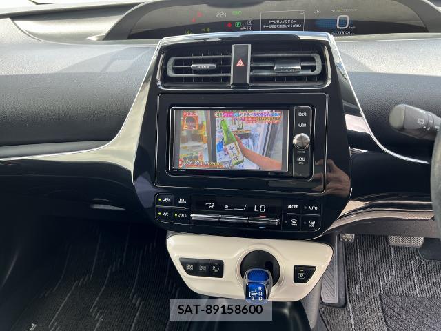Toyota PRIUS 2017-06 8328063-18