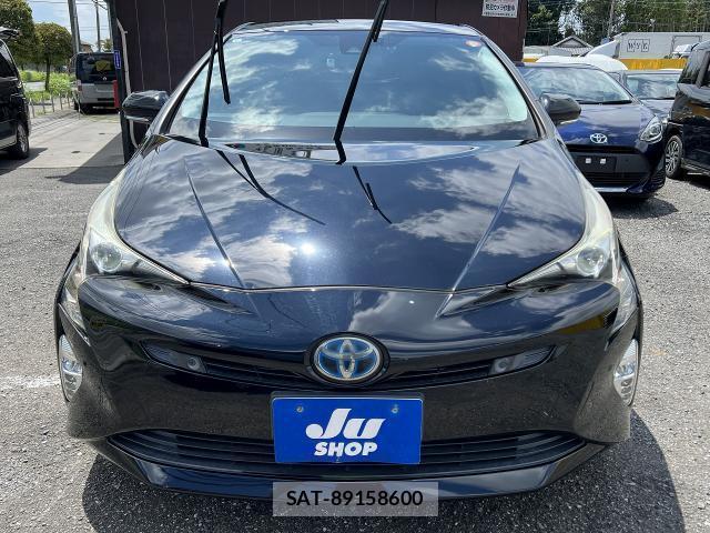 Toyota PRIUS 2017-06 8328063-9