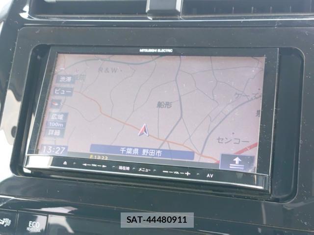 Toyota PRIUS 2017-07 8328245-10