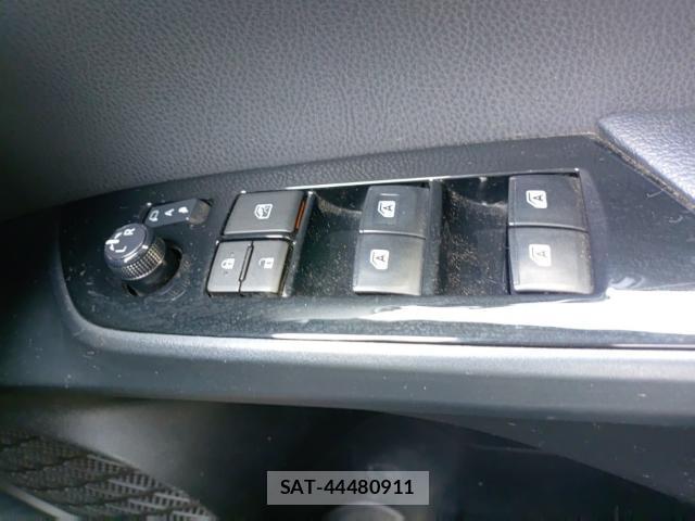 Toyota PRIUS 2017-07 8328245-13