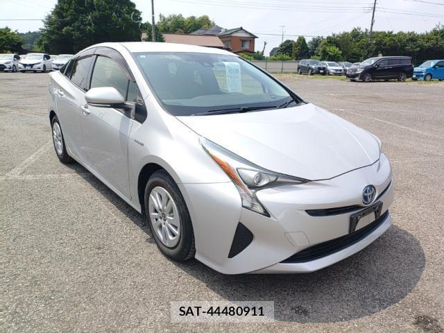 Toyota PRIUS 2017-07 8328245-3