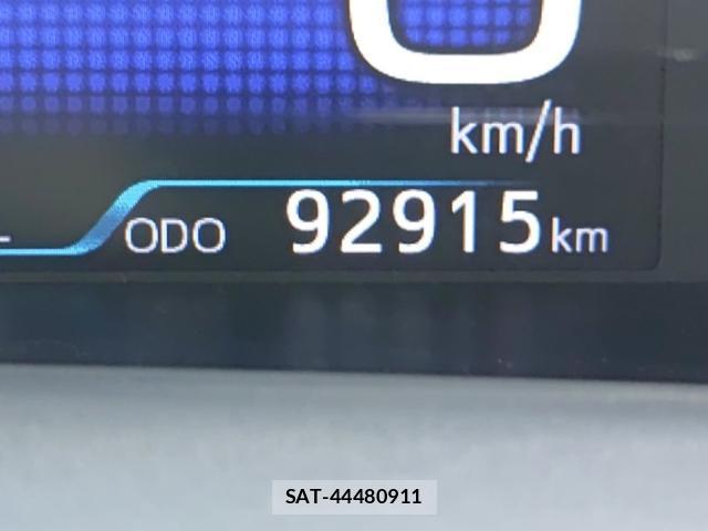 Toyota PRIUS 2017-07 8328245-9