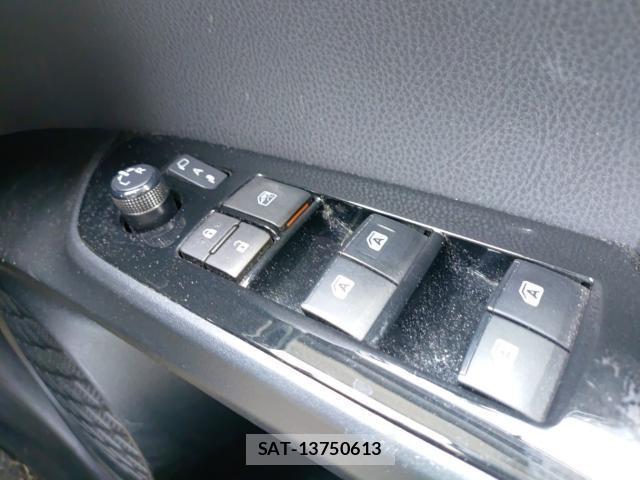Toyota PRIUS 2017-07 8328352-13