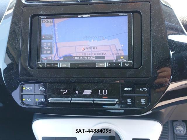 Toyota PRIUS 2017-07 8328361-10