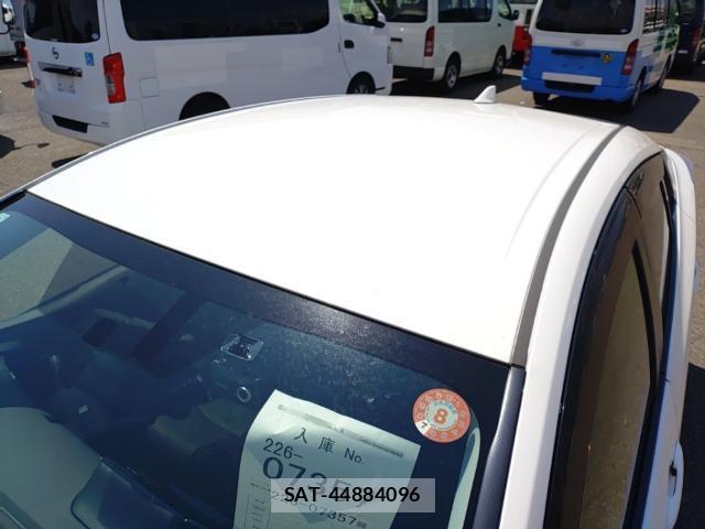 Toyota PRIUS 2017-07 8328361-6