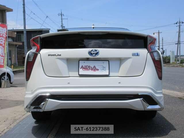 Toyota PRIUS 2017-11 8328725-8