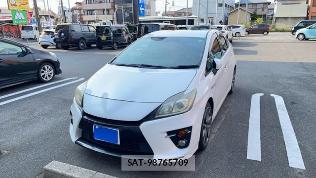 Toyota PRIUS 2010-04 8328848-1