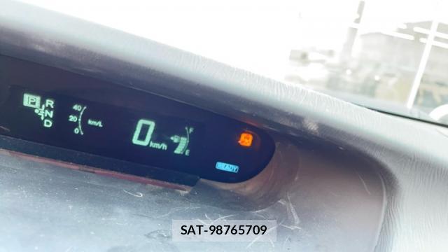 Toyota PRIUS 2010-04 8328848-14