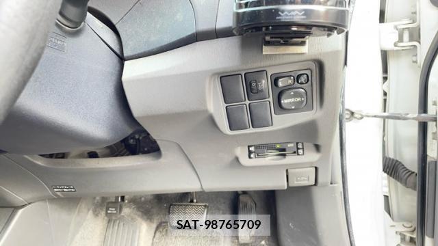 Toyota PRIUS 2010-04 8328848-4