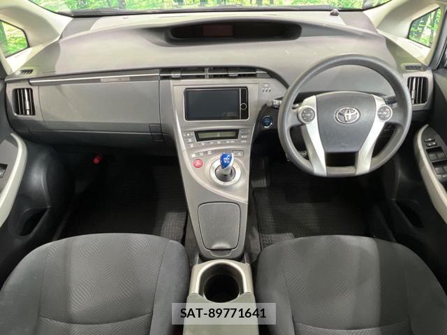 Toyota PRIUS 2012-11 8328876-1