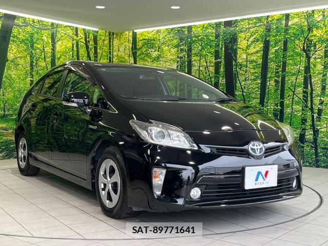 Toyota PRIUS 2012-11 8328876-15