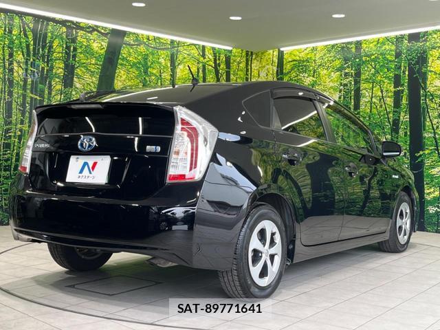 Toyota PRIUS 2012-11 8328876-16