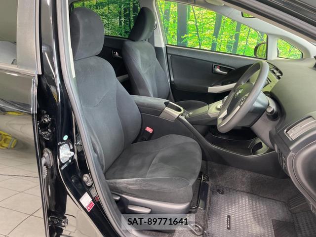 Toyota PRIUS 2012-11 8328876-7