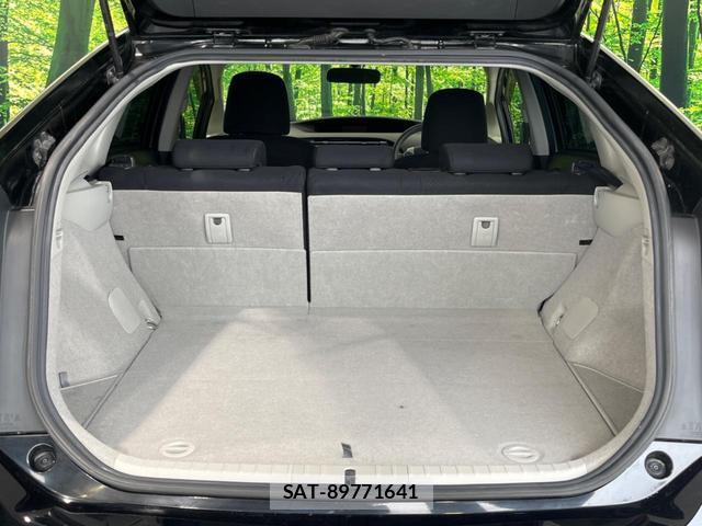 Toyota PRIUS 2012-11 8328876-9
